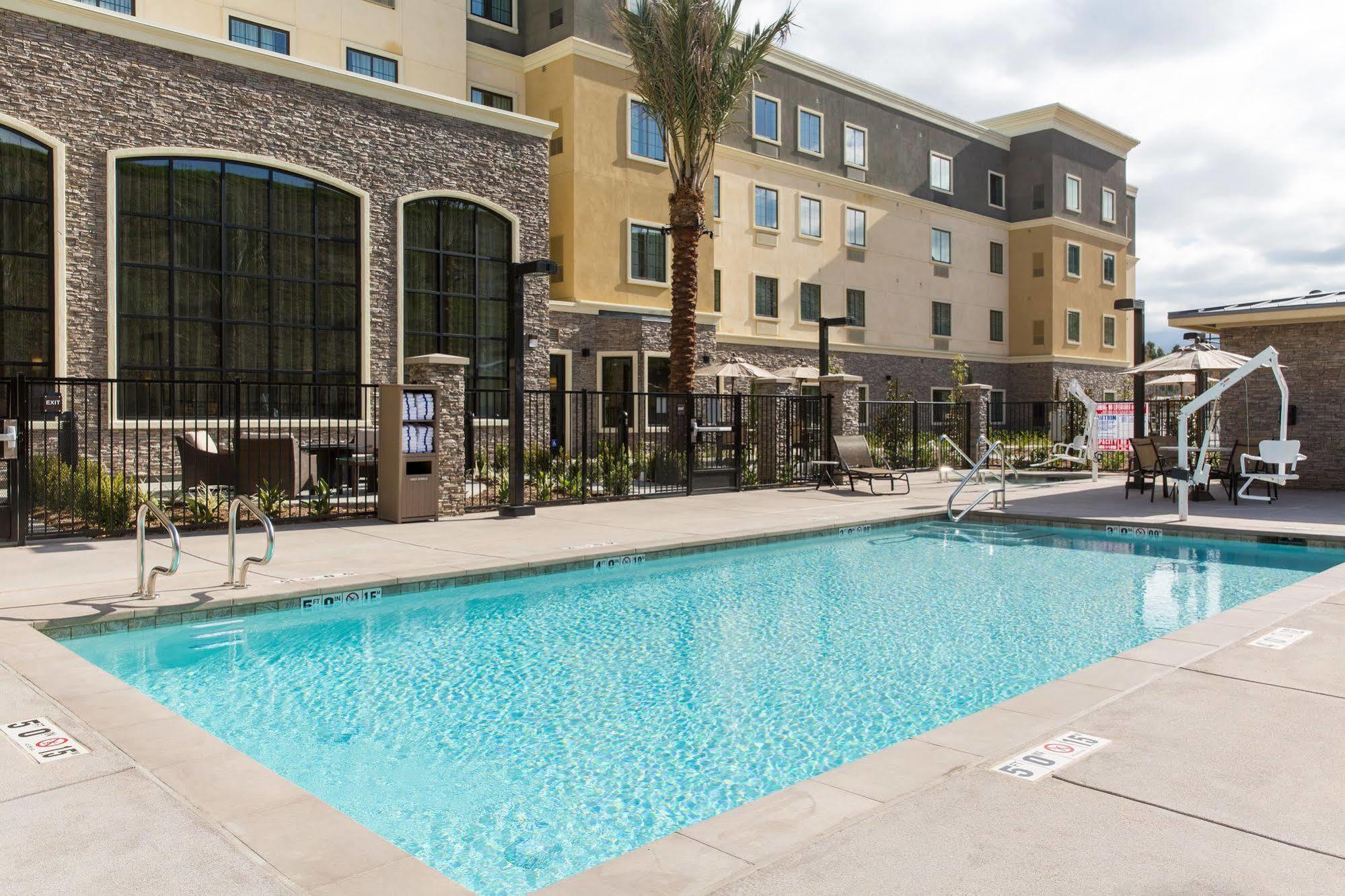 Staybridge Suites Corona South By Ihg Exterior foto